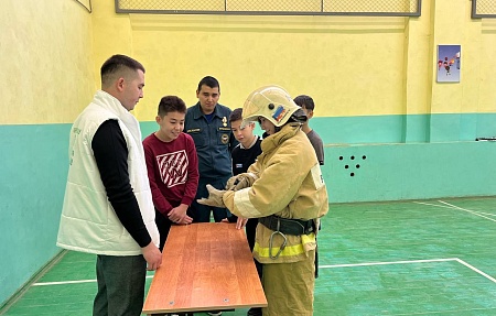 Володарский ресурсный центр сельской молодежи обучает детей пожарной безопасности