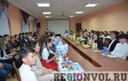 Чествование волонтеров и лауреатов в области культуры и искусства Володарского района