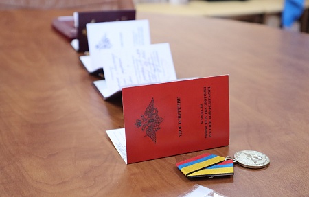 Володарские военнослужащие получили госнаграды за участие в СВО