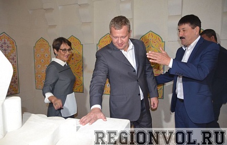 Врио губернатора Астраханской области Сергей Морозов совершил свой первый визит в Володарский район