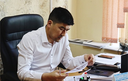 Глава Володарского района Хамза Исмуханов провел очередной прием граждан